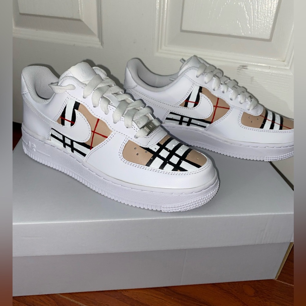 Custom Burberry Nike shoes - Picture 2 of 4